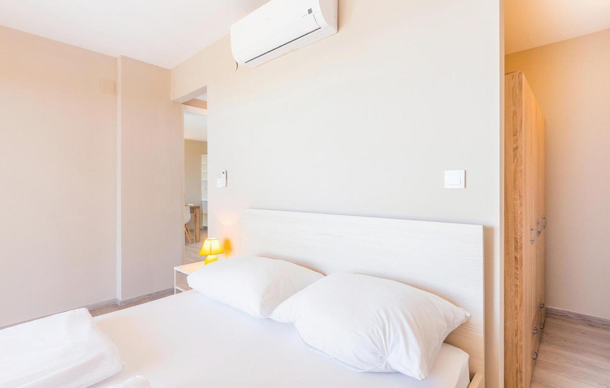 Pet Friendly Apartment In Povljana With Kitchen Luaran gambar